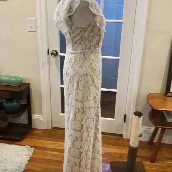 Lulu’s ‘This Moment in Time’ white lace ruffled maxi dress with slit.  Size S. - Picture 11 of 13